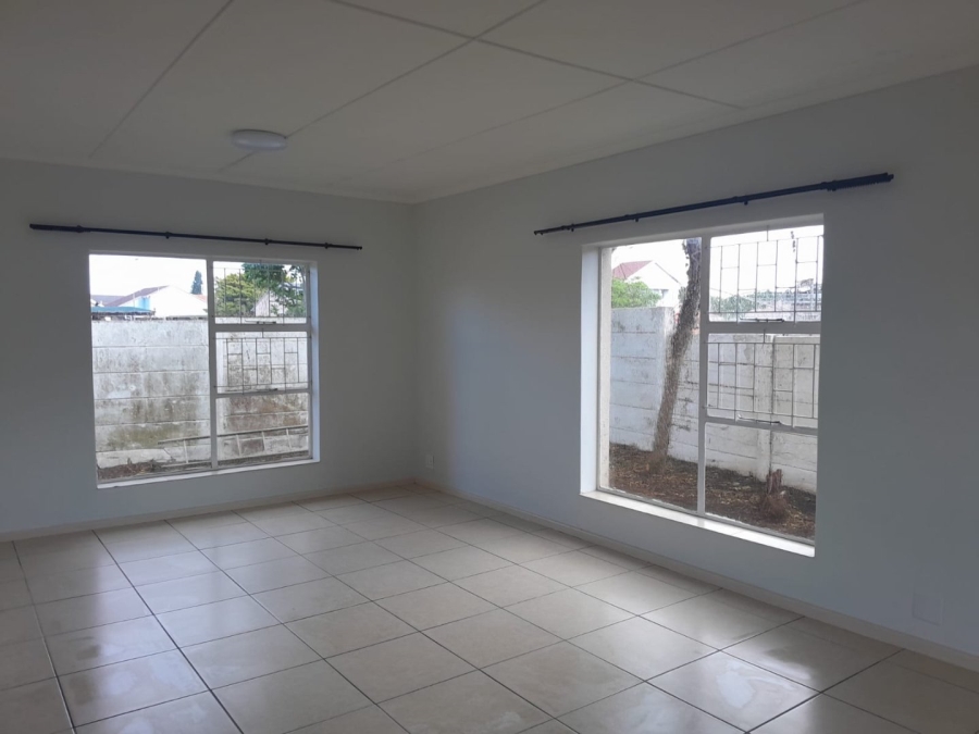 To Let 2 Bedroom Property for Rent in Aston Bay Eastern Cape